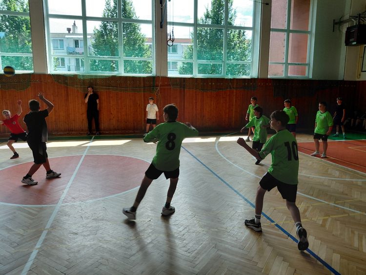 Sportovní tečka za školním rokem: turnaj ve vybíjené - cover